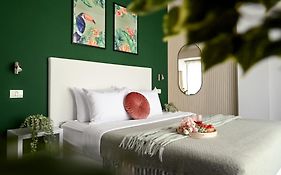 Urban Paradise - Modern Central Accommodation