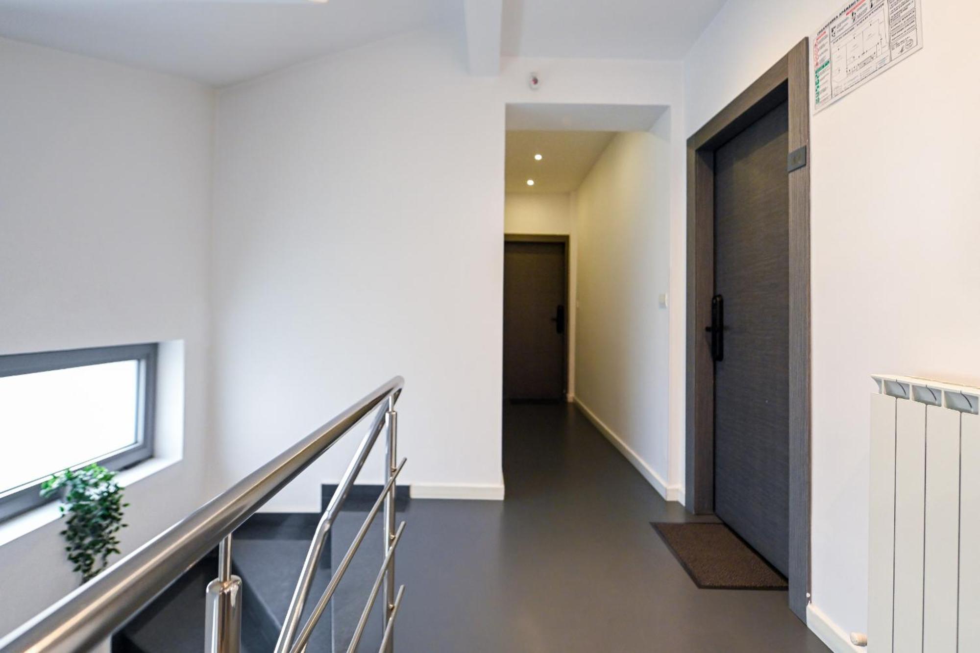 Urban Paradise - Modern Central Accommodation Bucarest Esterno foto