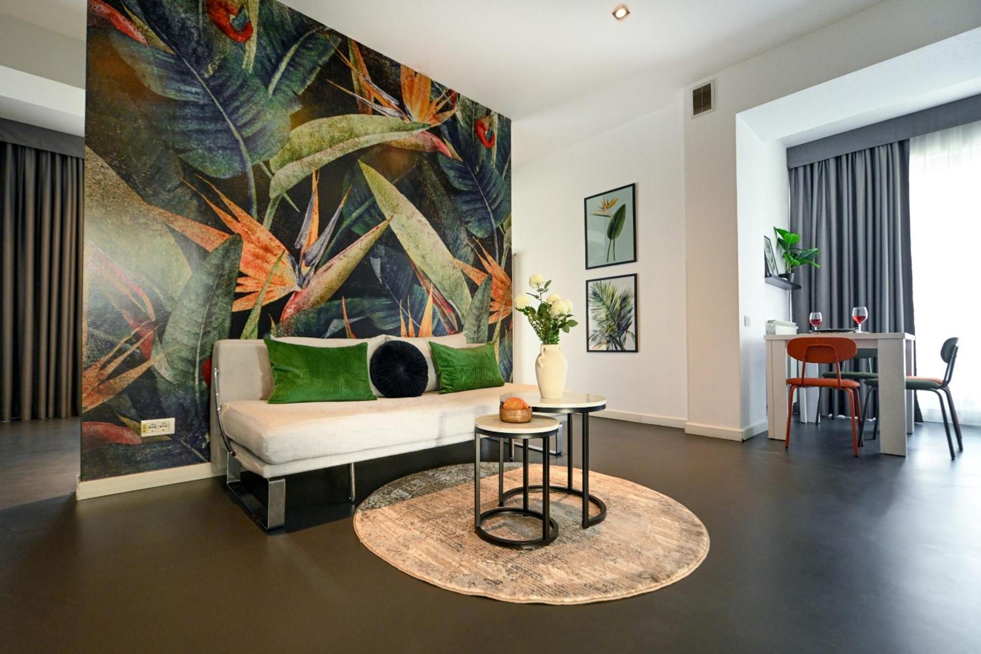 Urban Paradise - Modern Central Accommodation Bucarest Esterno foto